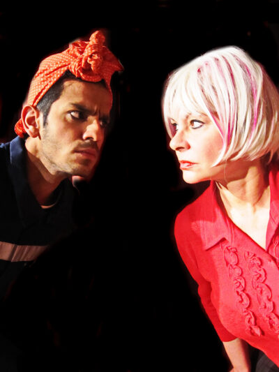 Συγκάτοικοι Με Το Δάχτυλο Στη Σκανδάλη