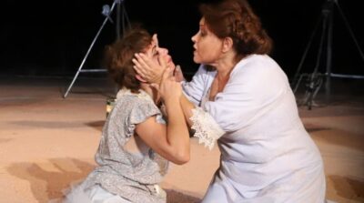 Δέσποινα από το Αϊβαλί