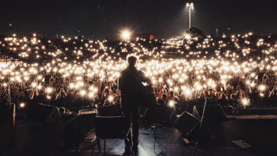 Ο Μίλτος Πασχαλίδης σε μια μοναδική συναυλία στον Αστερόκοσμο!
