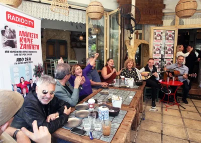 Συνέντευξη Τύπου με πενιές για την έναρξη της μουσικοθεατρικής παράστασης «Μάλιστα κύριε Ζαμπέτα» στη Θεσσαλονίκη 