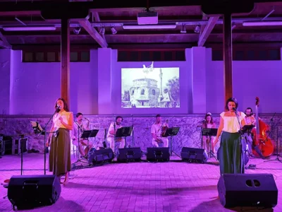 Πόσος κόσμος χωράει στο μπαλκόνι μου