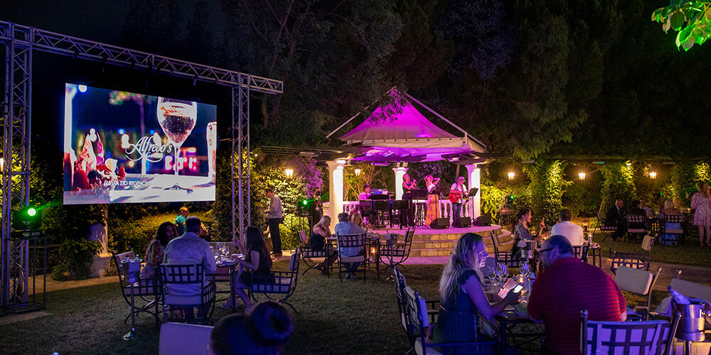 Μία υπέροχη βραδιά στο Alfredo’s Garden restaurant