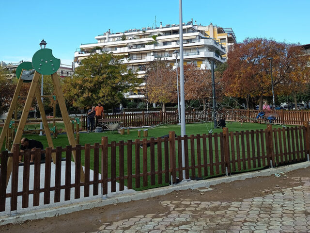 Παραδίδεται το ανανεωμένο πάρκο Αλκμήνης στη Χαριλάου