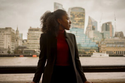 Συγγραφείς του κόσμου ταξιδεύουν στο Μέγαρο: Natasha Brown