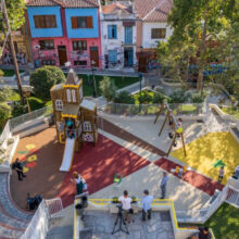 Παραδόθηκε από τον Δήμο Θεσσαλονίκης η νέα παιδική χαρά στην Πλατεία Καλλιθέας στην Άνω Πόλη