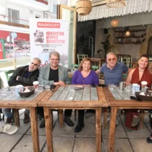 Συνέντευξη Τύπου με πενιές για την έναρξη της μουσικοθεατρικής παράστασης «Μάλιστα κύριε Ζαμπέτα» στη Θεσσαλονίκη