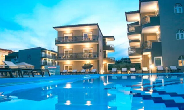 Royal Hotel and Suites