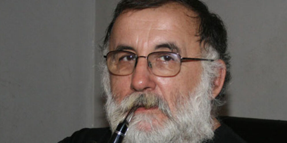Θάνος Μικρούτσικος