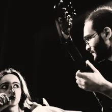Ένα τραγούδι – Εφηβική σκηνή